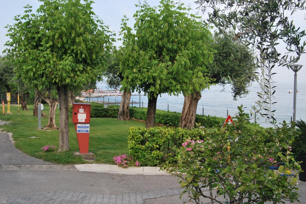 Camping Porto Srl Hotel Moniga del Garda Luaran gambar